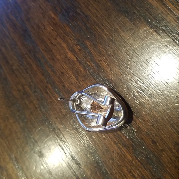 Pair of Oval Cut Citrine Gemstone Earrings in Sterling Silver w/Omega Backs. - Picture 3 of 3